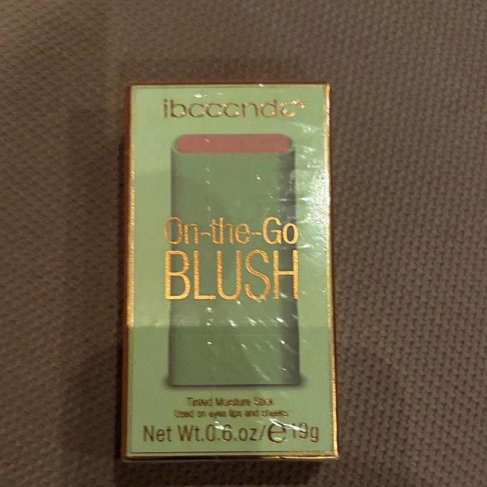 On-the-Go Blush Stick — Pink NWT